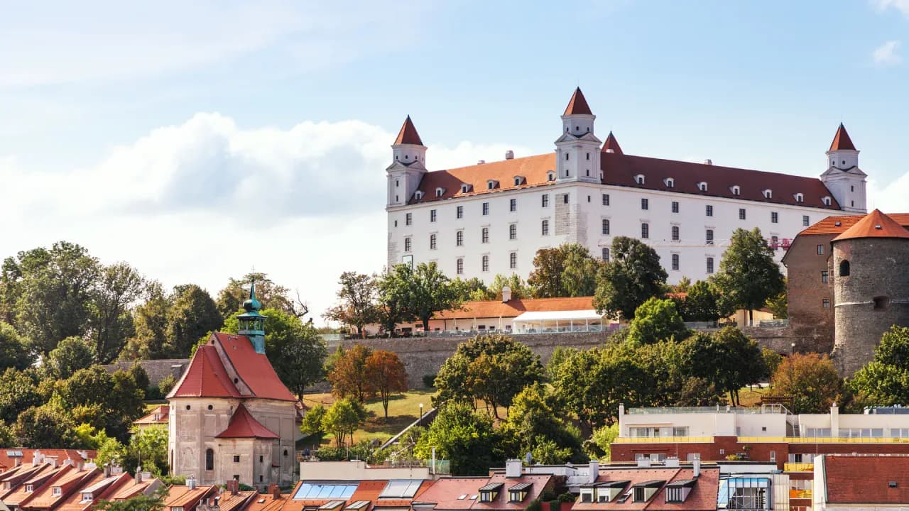 Atmospheric image for sworn Slovak translations